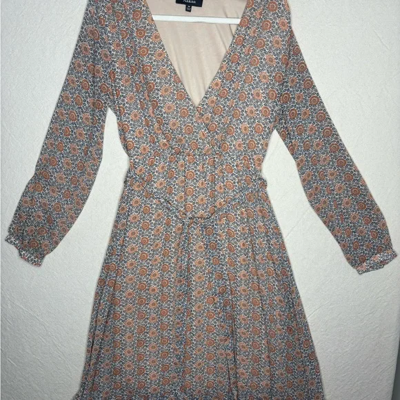 Aakaa women’s medium dress - Picture 2 of 6